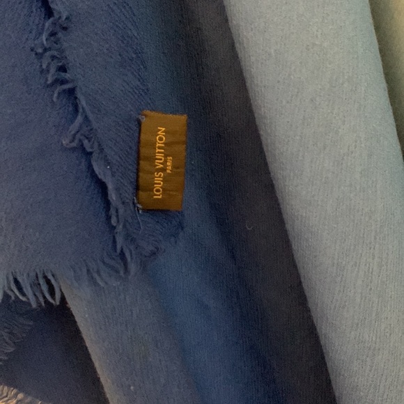 Louis Vuitton large wool scarf - Picture 2 of 3